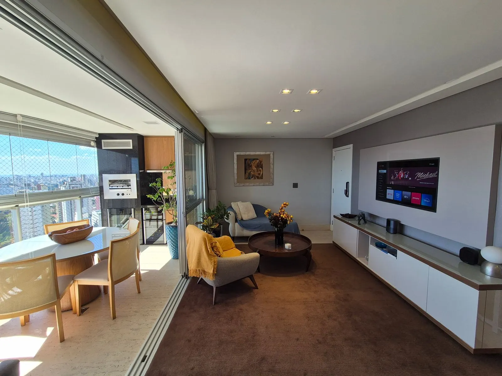 Apartamento de Revista 04 Quartos com Gourmet e Vista Panorâmica