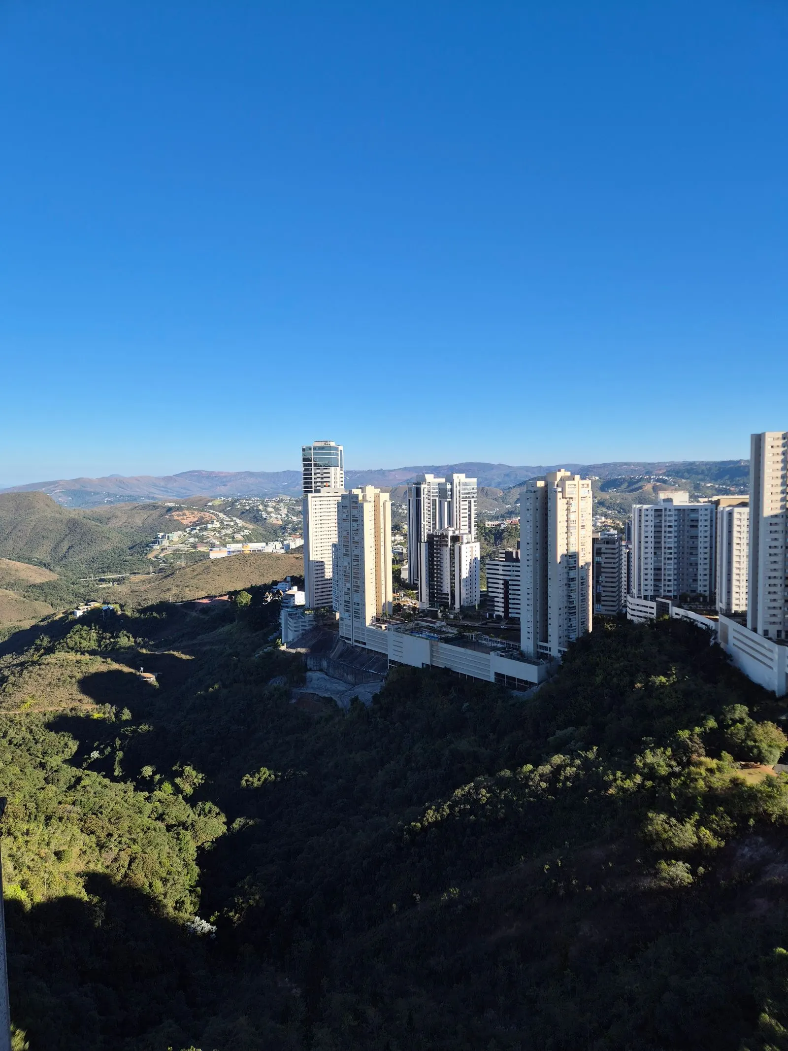 Ícone do Vila da Serra com 04 Suítes Vista Panorâmica e 5 vagas miniatura 6