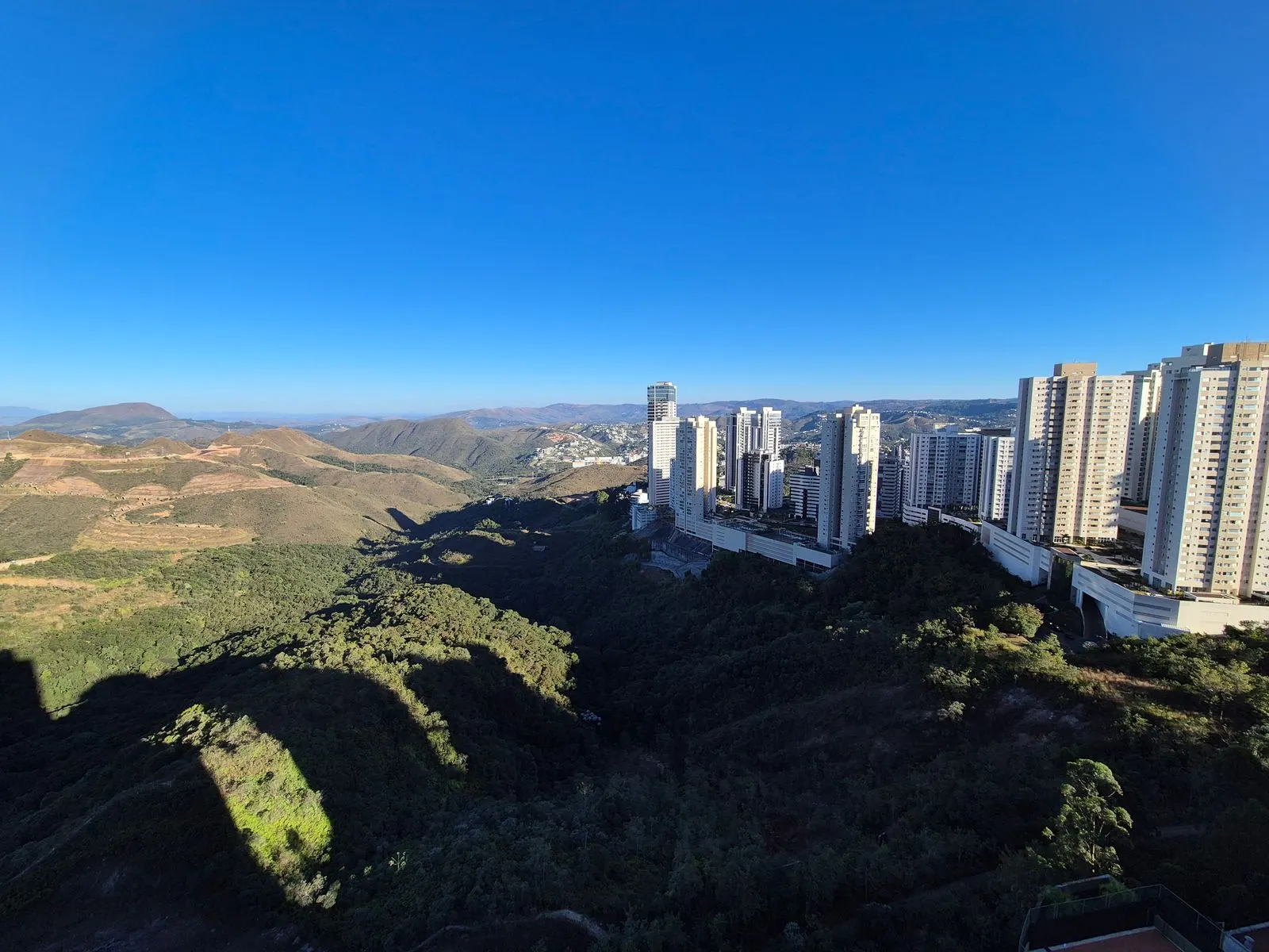 Ícone do Vila da Serra com 04 Suítes Vista Panorâmica e 5 vagas miniatura 10