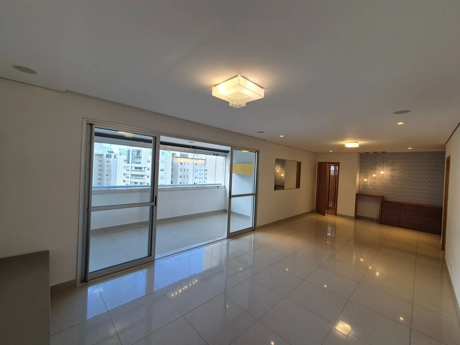 Apartamento Ed. Cennario 3 Quartos andar alto 2 Vagas