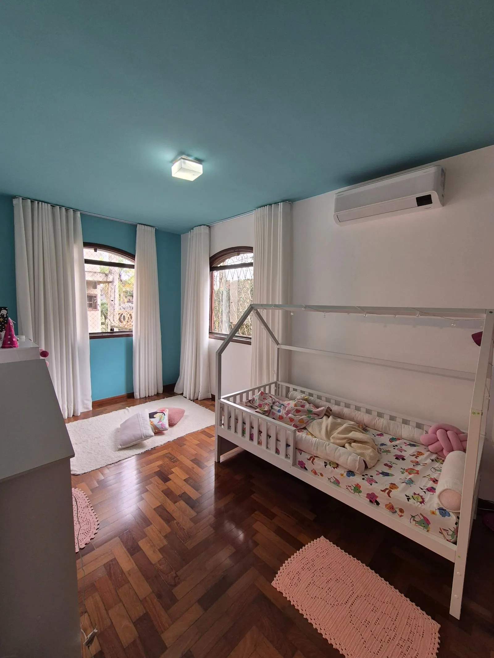 Casa 4 Quartos área externa com jardim miniatura 3