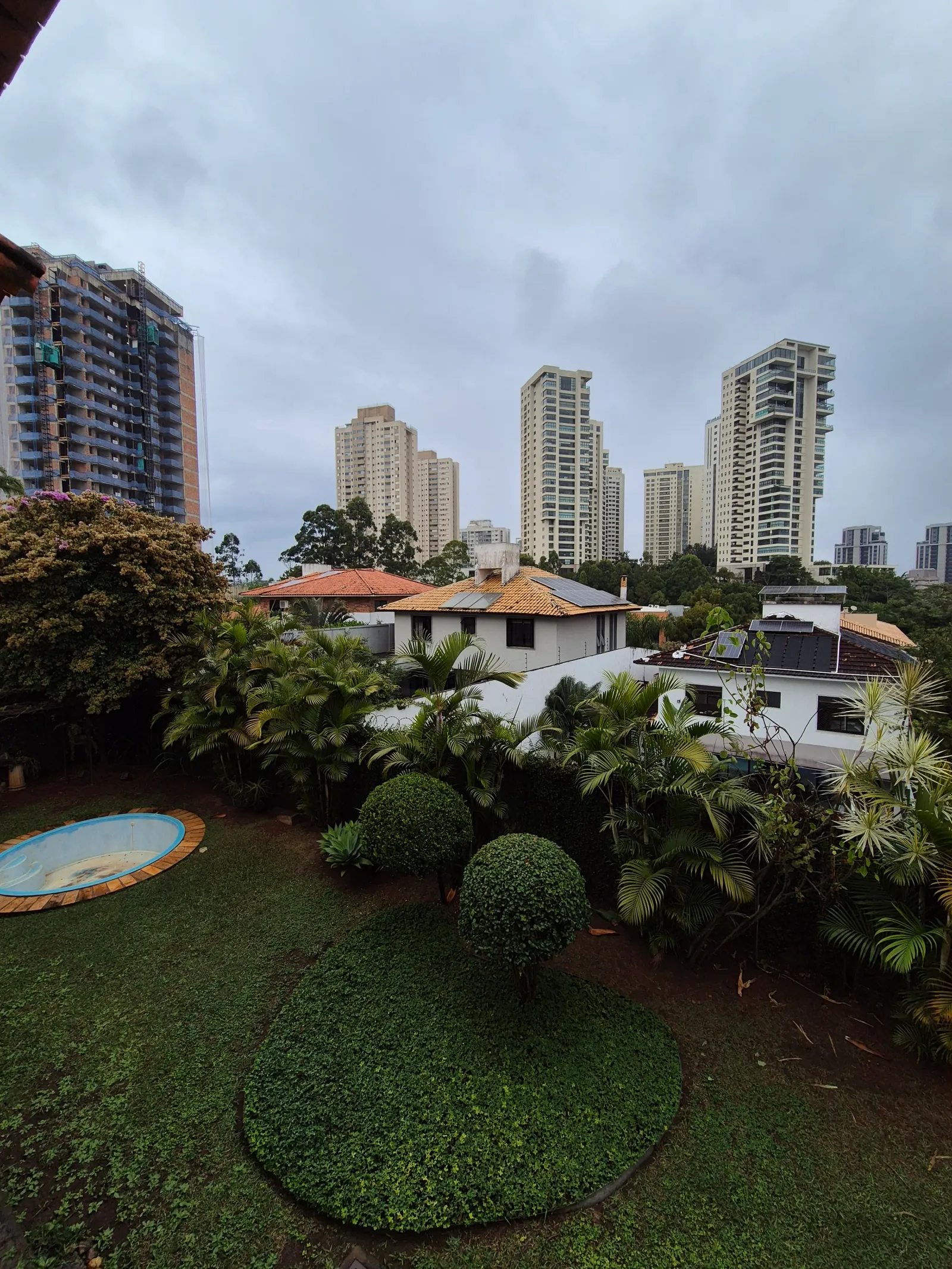 Casa 4 Quartos área externa com jardim miniatura 12