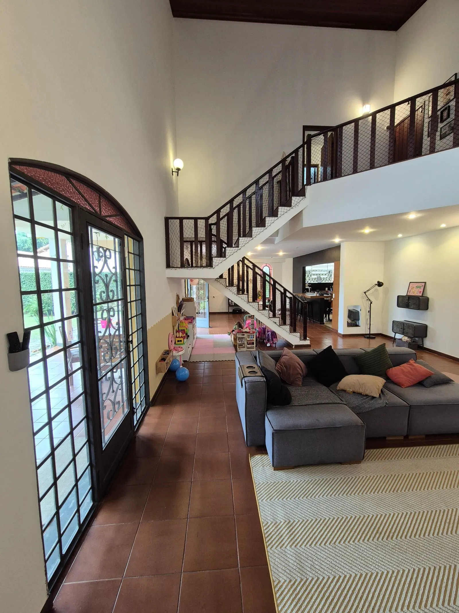 Casa 4 Quartos área externa com jardim miniatura 35