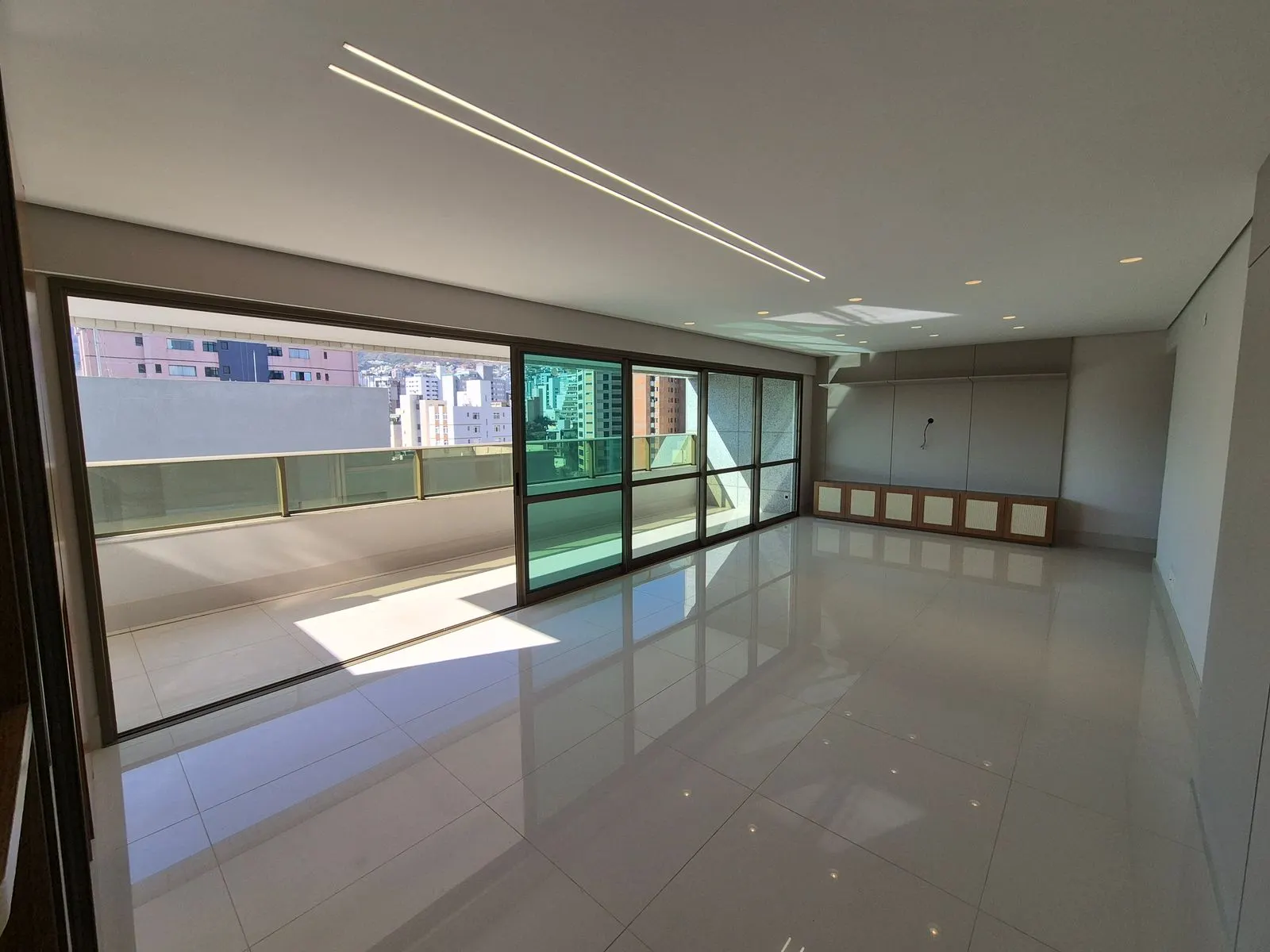 Localização excelente Apartamento Novo Varanda Gourmet 4 Quartos 3 Vagas livres miniatura 2