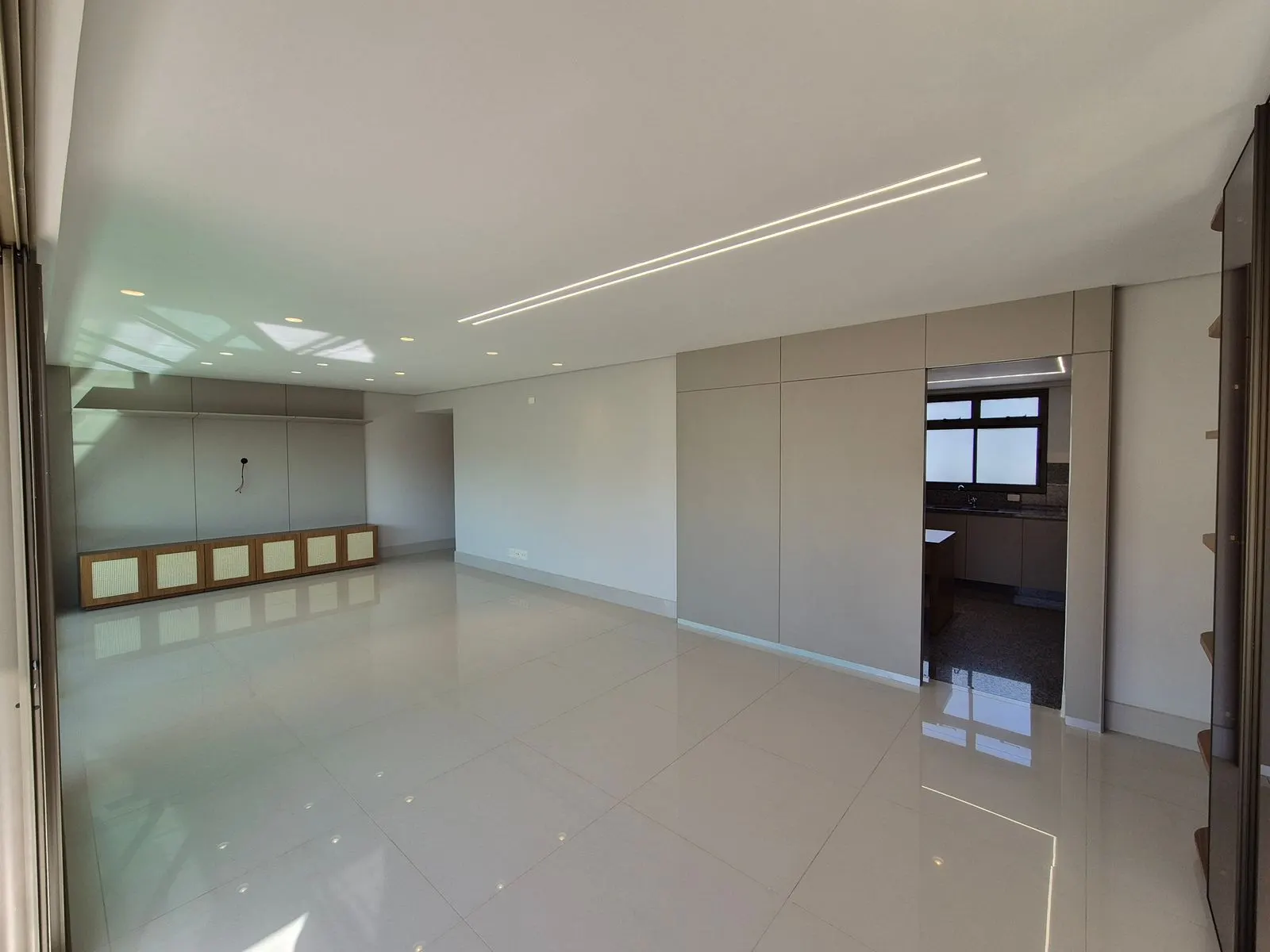 Localização excelente Apartamento Novo Varanda Gourmet 4 Quartos 3 Vagas livres miniatura 3