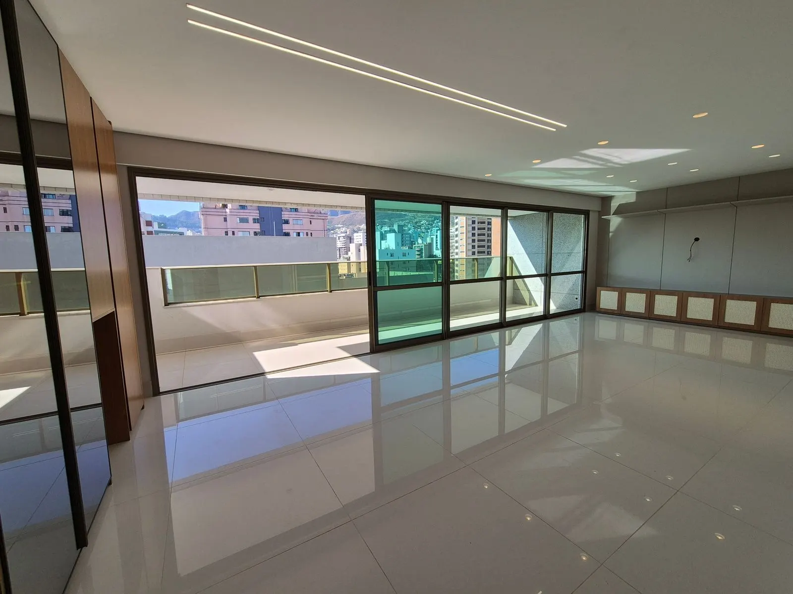 Localização excelente Apartamento Novo Varanda Gourmet 4 Quartos 3 Vagas livres miniatura 7