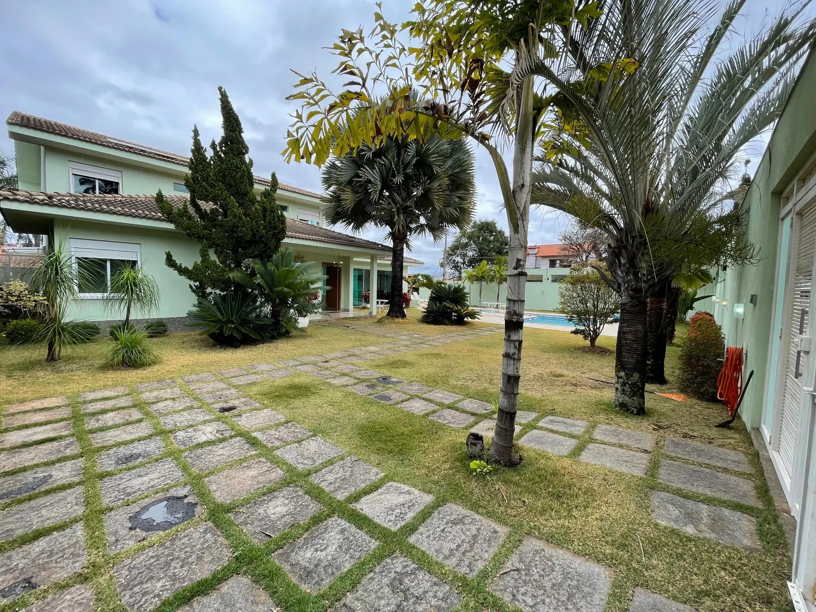 Propriedade para venda - Belvedere - 900m2 - paisagismo e gramado- 5 quartos - 3 suítes - segura - ponto nobre, foto 2