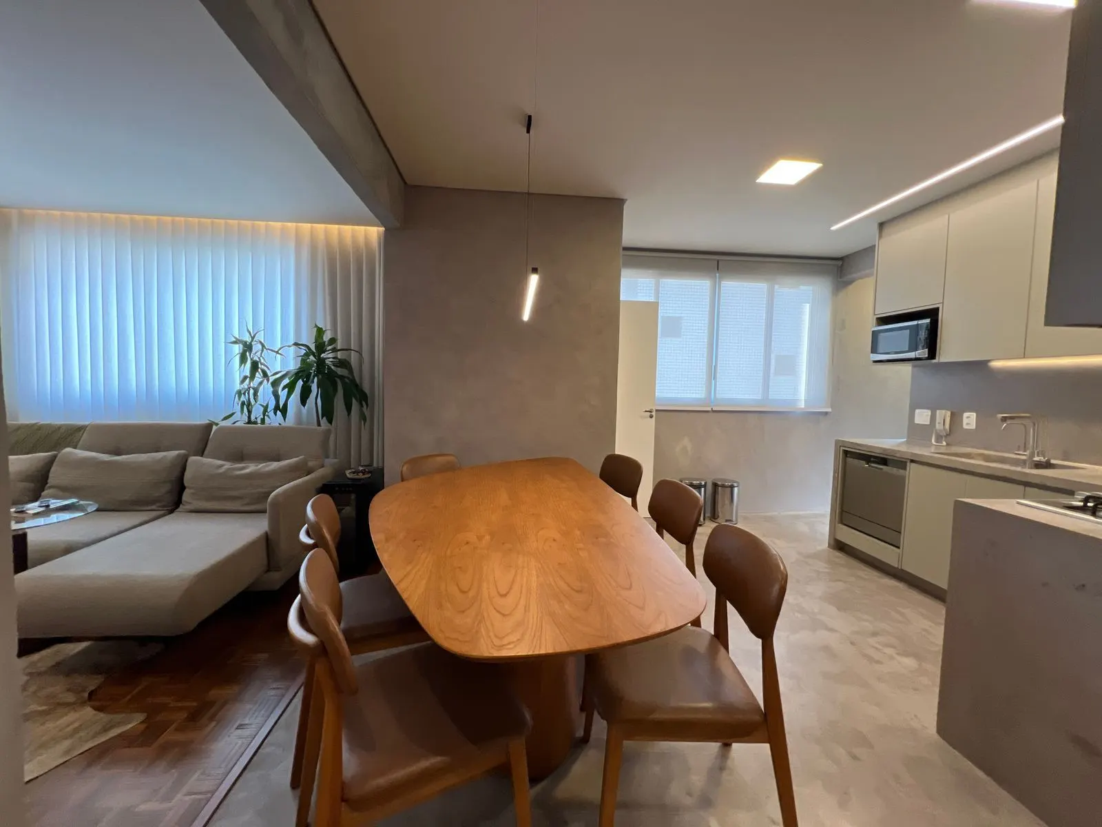 Apartamento c/ projeto assinado vintage retrô decorado, montado e equipado (porteira fechada) - Lourdes