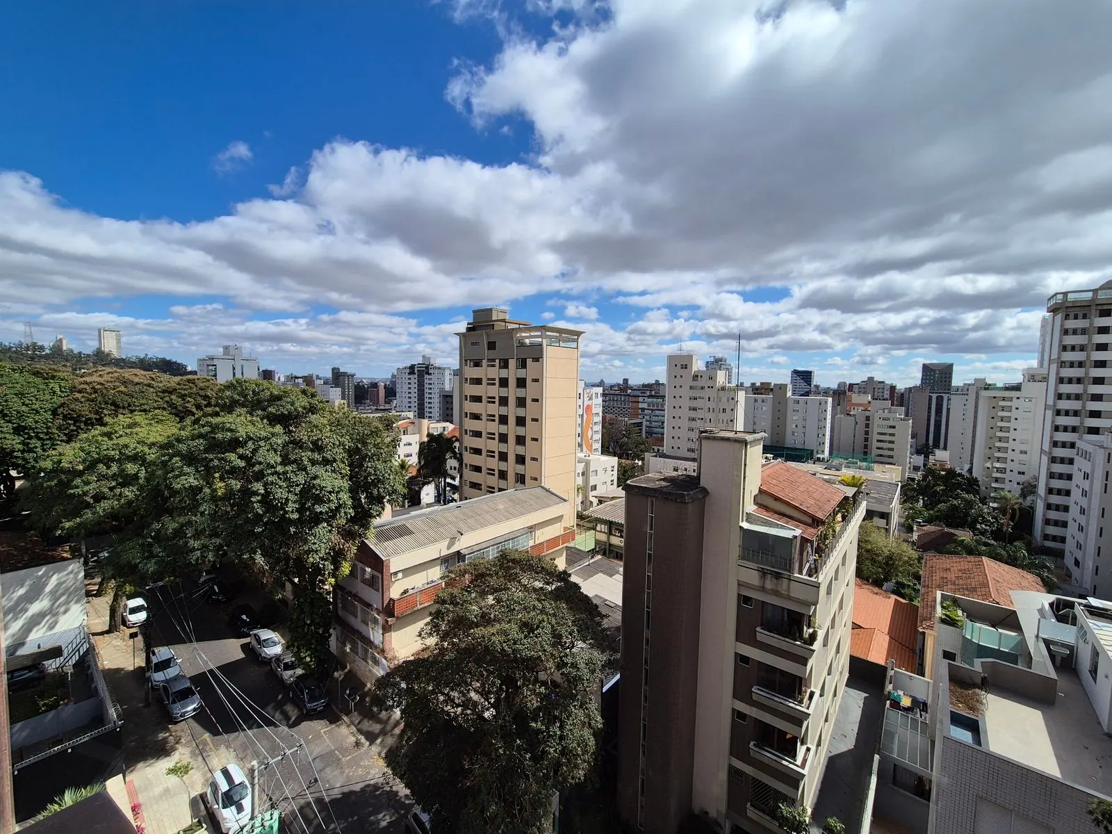 Um Clássico Impecável com Varanda  198 Metros 4 Quartos 3 Vagas miniatura 6