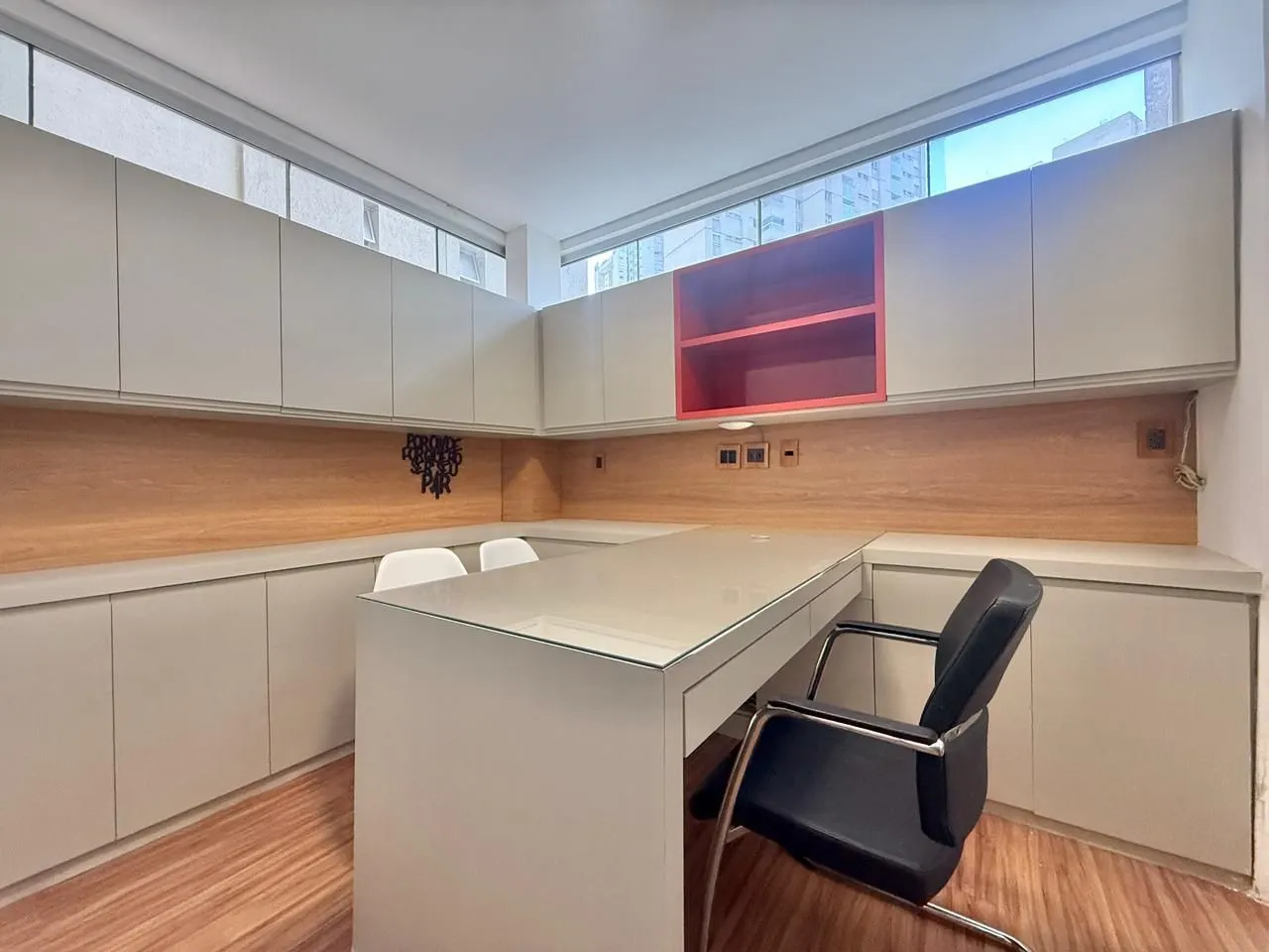 Alto Luxo no Vila da Serra - Área Privativa de 310m² - 4 suítes - adega - automação - 3 vagas e lazer especial miniatura 33