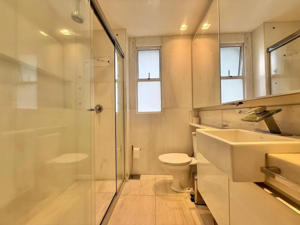 Alto Luxo no Vila da Serra - Área Privativa de 310m² - 4 suítes - adega - automação - 3 vagas e lazer especial miniatura 25