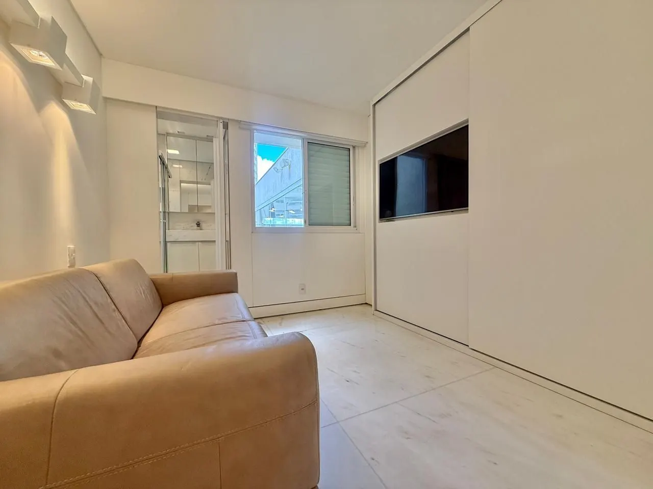 Alto Luxo no Vila da Serra - Área Privativa de 310m² - 4 suítes - adega - automação - 3 vagas e lazer especial miniatura 11