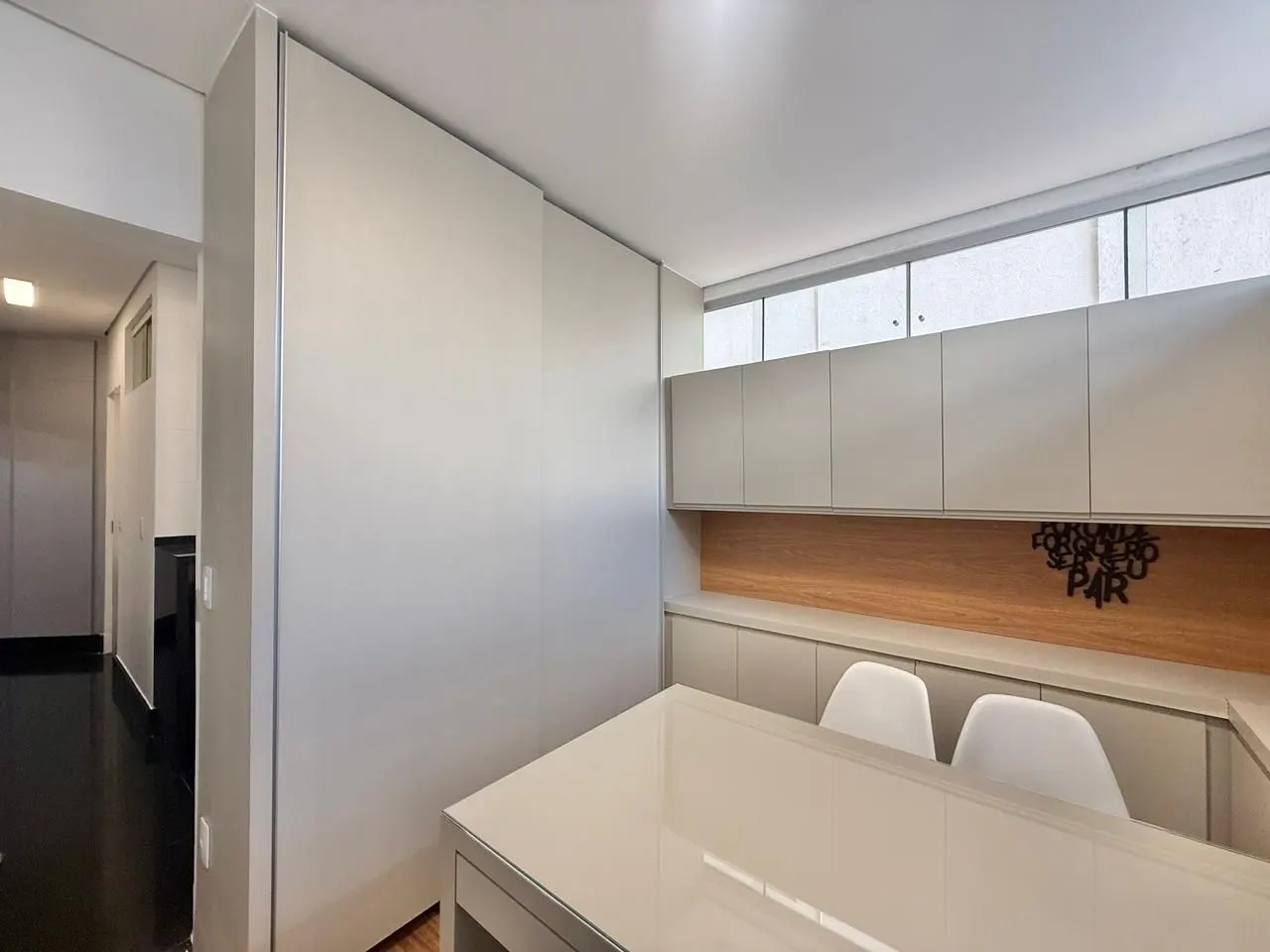 Alto Luxo no Vila da Serra - Área Privativa de 310m² - 4 suítes - adega - automação - 3 vagas e lazer especial miniatura 32