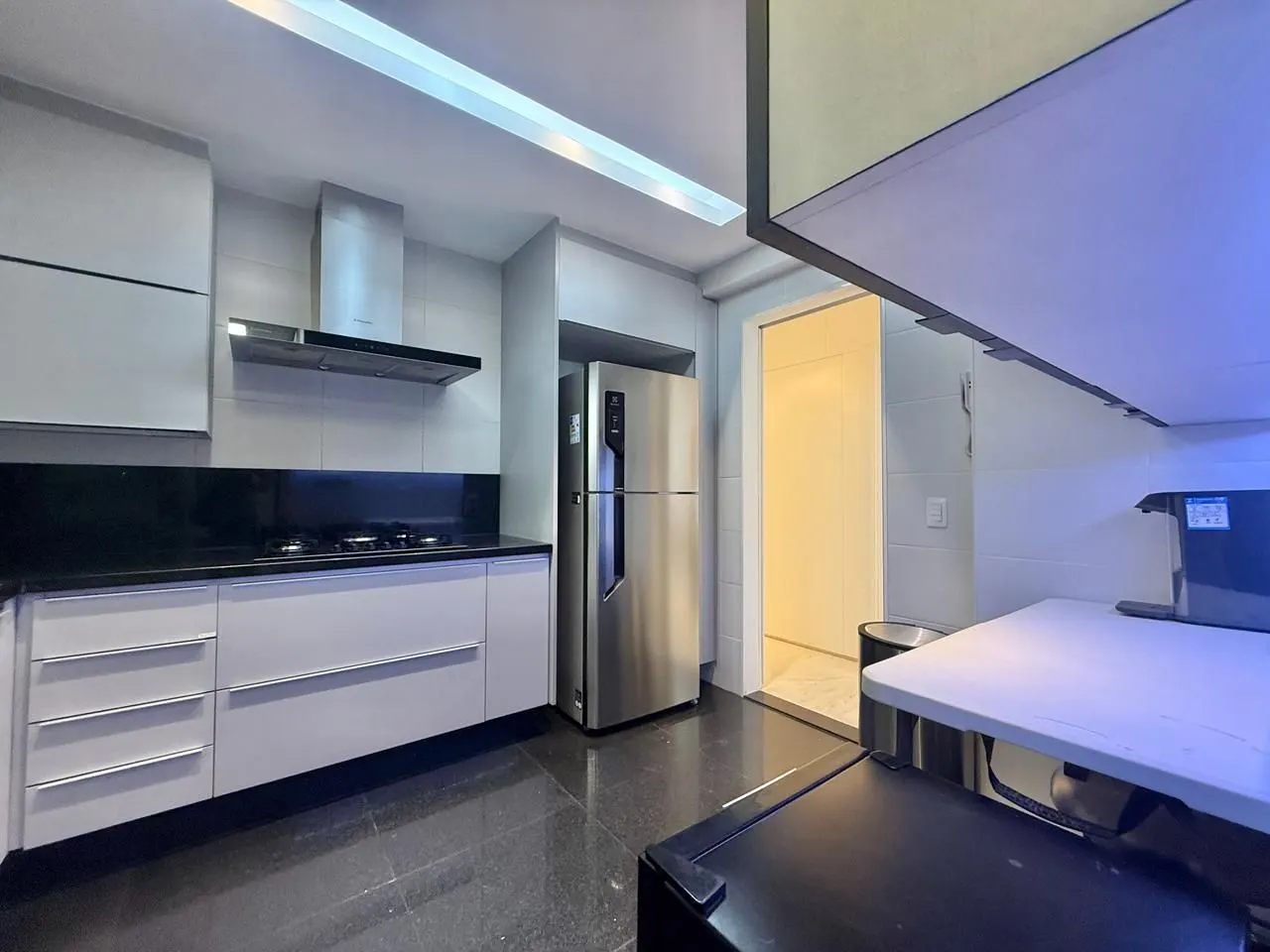 Alto Luxo no Vila da Serra - Área Privativa de 310m² - 4 suítes - adega - automação - 3 vagas e lazer especial miniatura 27