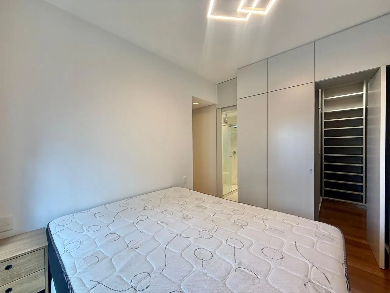 Alto Luxo no Vila da Serra - Área Privativa de 310m² - 4 suítes - adega - automação - 3 vagas e lazer especial miniatura 22
