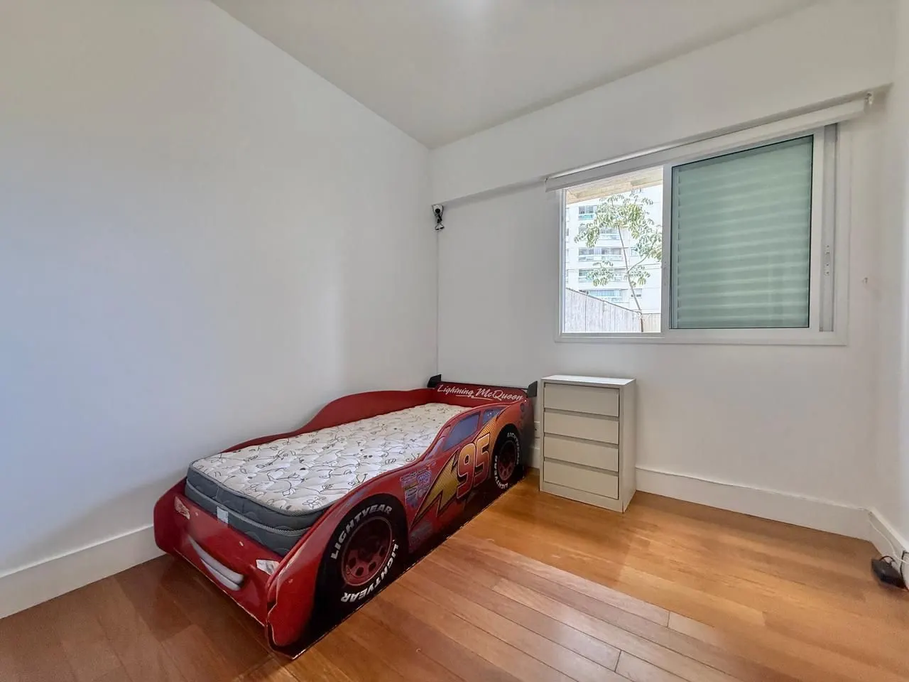 Alto Luxo no Vila da Serra - Área Privativa de 310m² - 4 suítes - adega - automação - 3 vagas e lazer especial miniatura 19