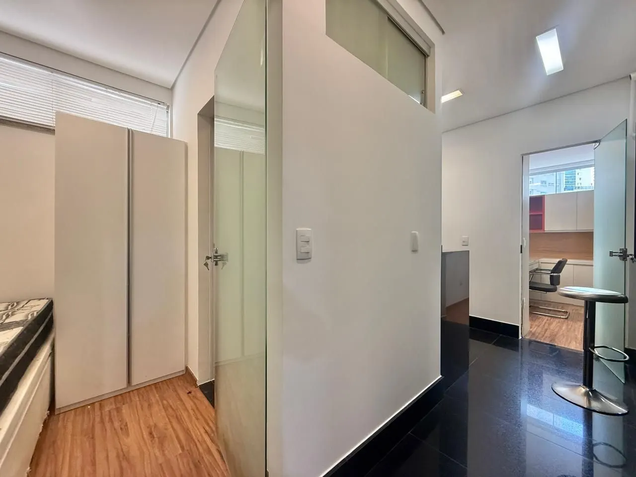 Alto Luxo no Vila da Serra - Área Privativa de 310m² - 4 suítes - adega - automação - 3 vagas e lazer especial miniatura 31