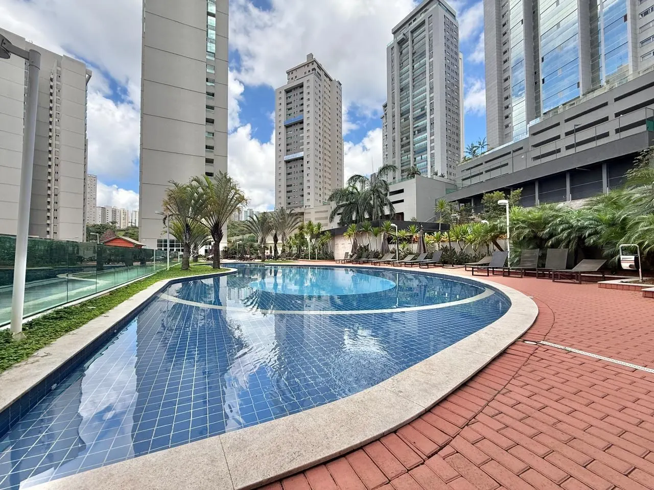 Alto Luxo no Vila da Serra - Área Privativa de 310m² - 4 suítes - adega - automação - 3 vagas e lazer especial miniatura 35