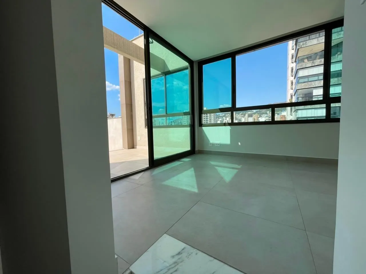 Cobertura Duplex nova  - ponto espetacular SION - Prédio excelente - elevador até 2o piso - 3 quartos - vagas paralelas - Vista maravilhosa miniatura 4