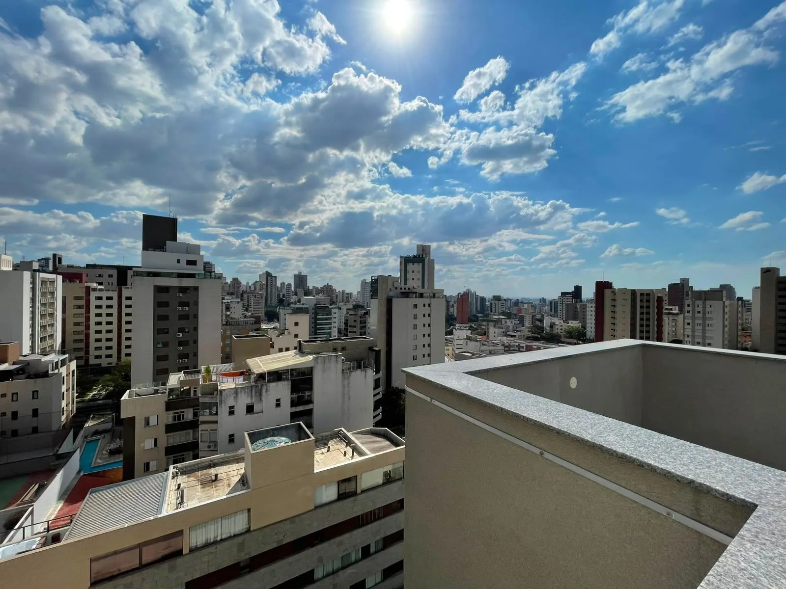 Cobertura Duplex nova  - ponto espetacular SION - Prédio excelente - elevador até 2o piso - 3 quartos - vagas paralelas - Vista maravilhosa miniatura 16