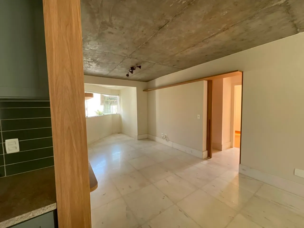 SAVASSI - Ponto nobre - Lindo apartamento  decorado 3 quartos c/ suíte - Lavabo - 2 vagas livres - lazer - prédio imponente miniatura 4