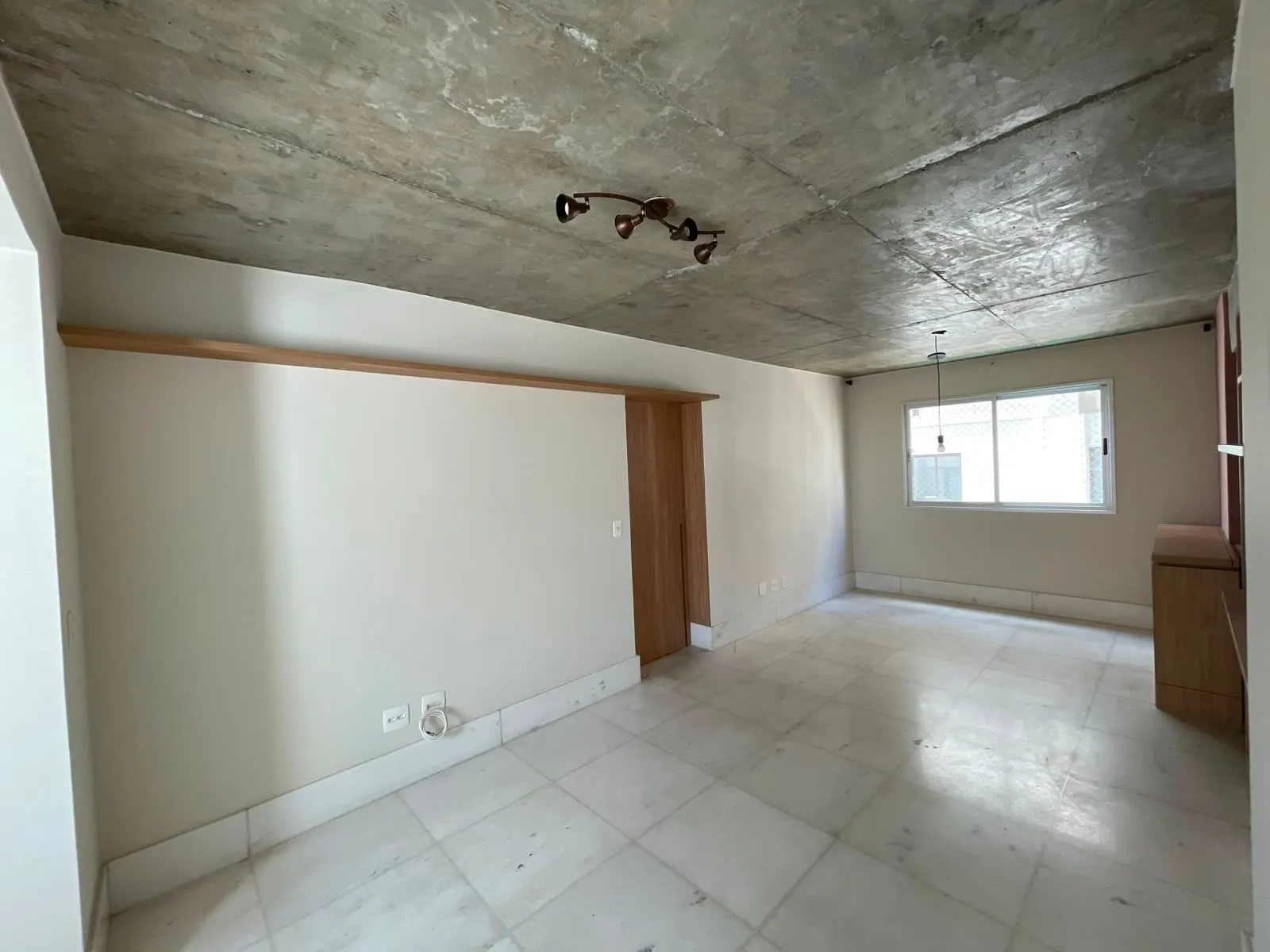 SAVASSI - Ponto nobre - Lindo apartamento  decorado 3 quartos c/ suíte - Lavabo - 2 vagas livres - lazer - prédio imponente miniatura 3