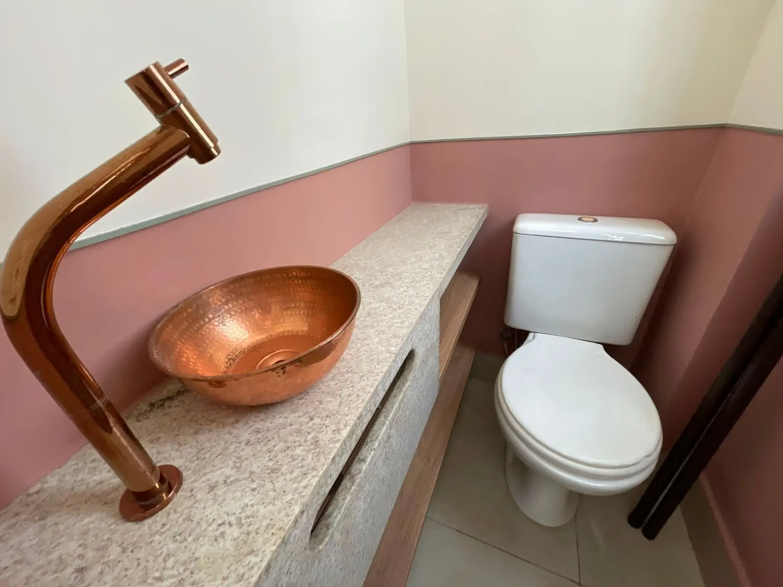 SAVASSI - Ponto nobre - Lindo apartamento  decorado 3 quartos c/ suíte - Lavabo - 2 vagas livres - lazer - prédio imponente miniatura 17