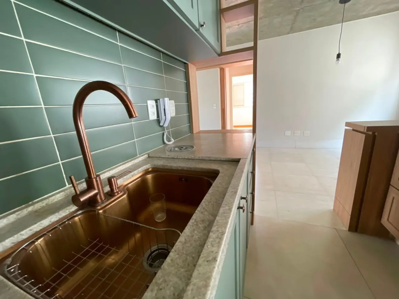 SAVASSI - Ponto nobre - Lindo apartamento  decorado 3 quartos c/ suíte - Lavabo - 2 vagas livres - lazer - prédio imponente miniatura 21