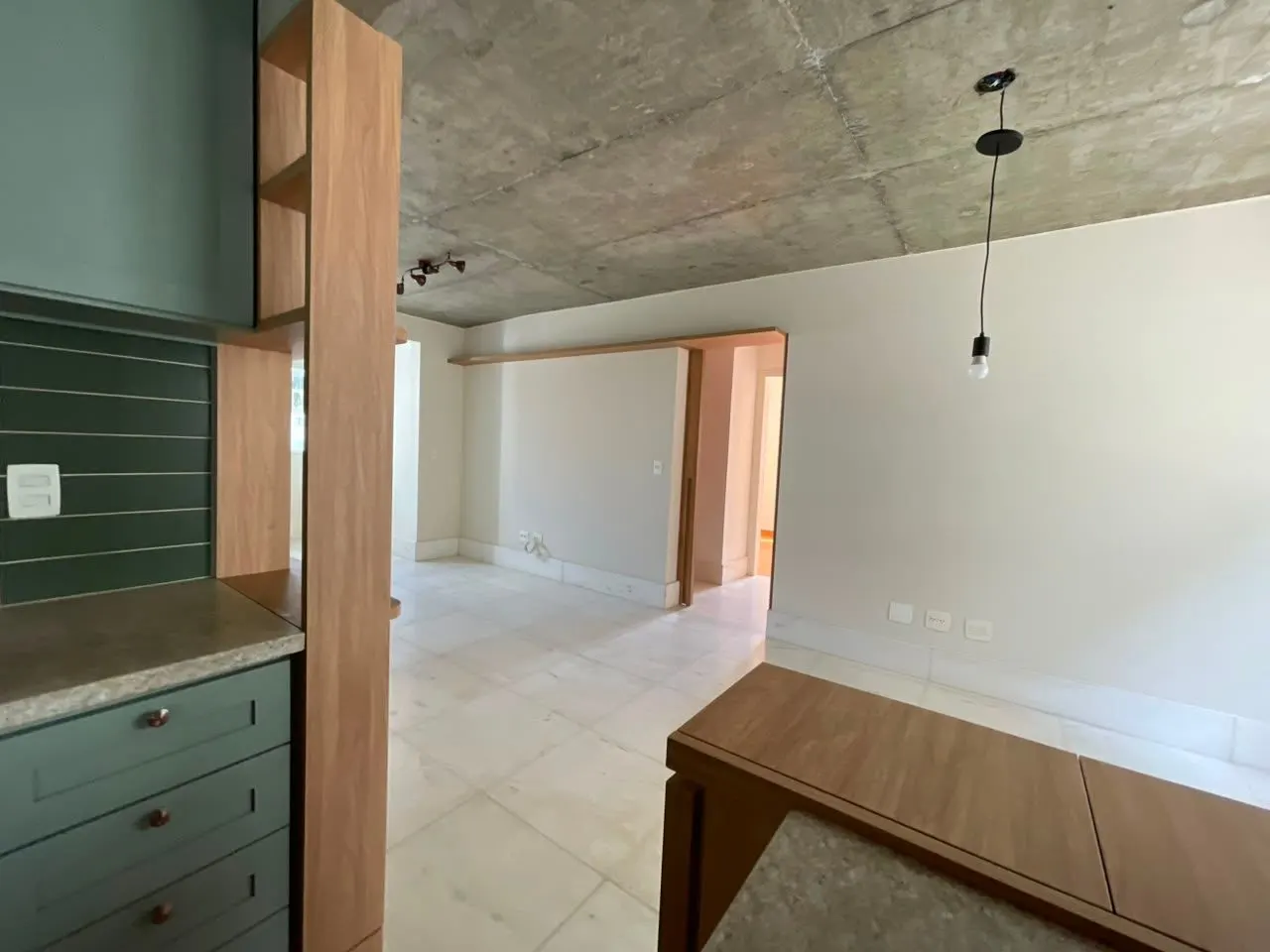 SAVASSI - Ponto nobre - Lindo apartamento  decorado 3 quartos c/ suíte - Lavabo - 2 vagas livres - lazer - prédio imponente miniatura 30