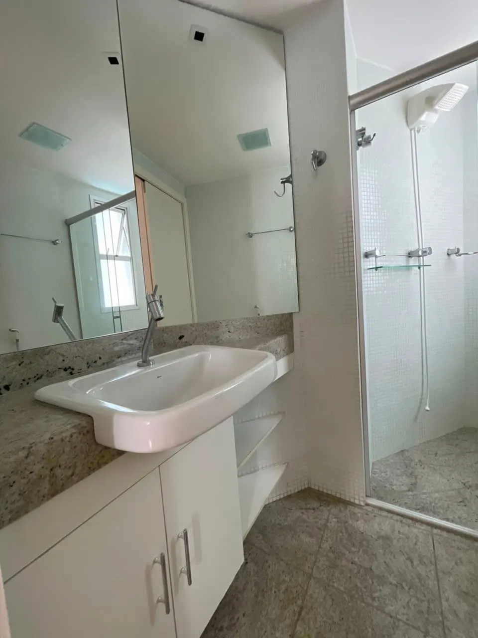 SAVASSI - Ponto nobre - Lindo apartamento  decorado 3 quartos c/ suíte - Lavabo - 2 vagas livres - lazer - prédio imponente miniatura 39