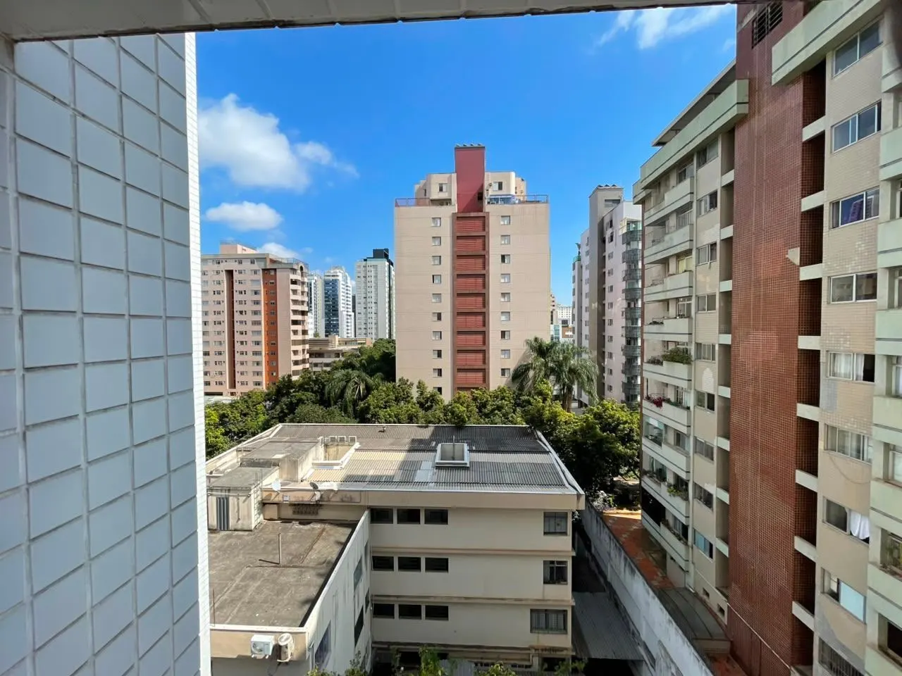 SAVASSI - Ponto nobre - Lindo apartamento  decorado 3 quartos c/ suíte - Lavabo - 2 vagas livres - lazer - prédio imponente miniatura 38