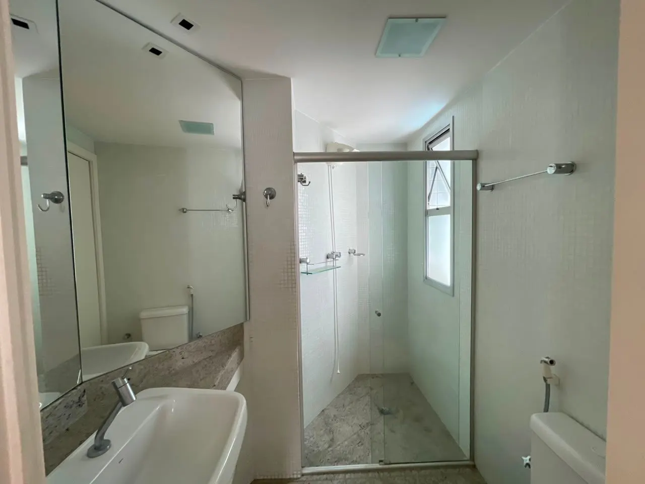 SAVASSI - Ponto nobre - Lindo apartamento  decorado 3 quartos c/ suíte - Lavabo - 2 vagas livres - lazer - prédio imponente miniatura 42