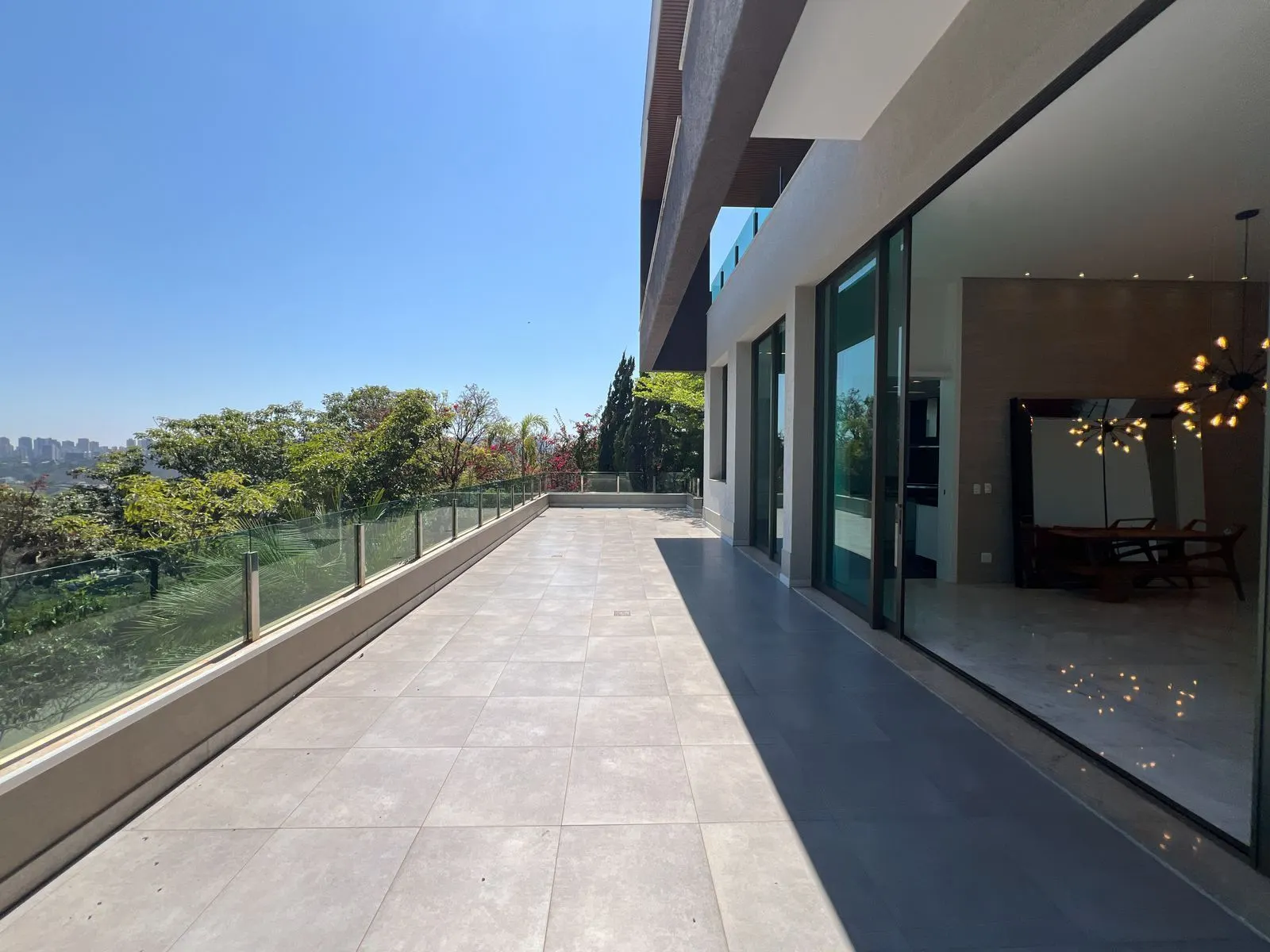 Casa Lindíssima - 5 suítes - elevador - 736m2 construídos | R$ 13.400.000,00 - Vale dos Cristais - Nova Lima - Condomínio Nascentes, foto 4