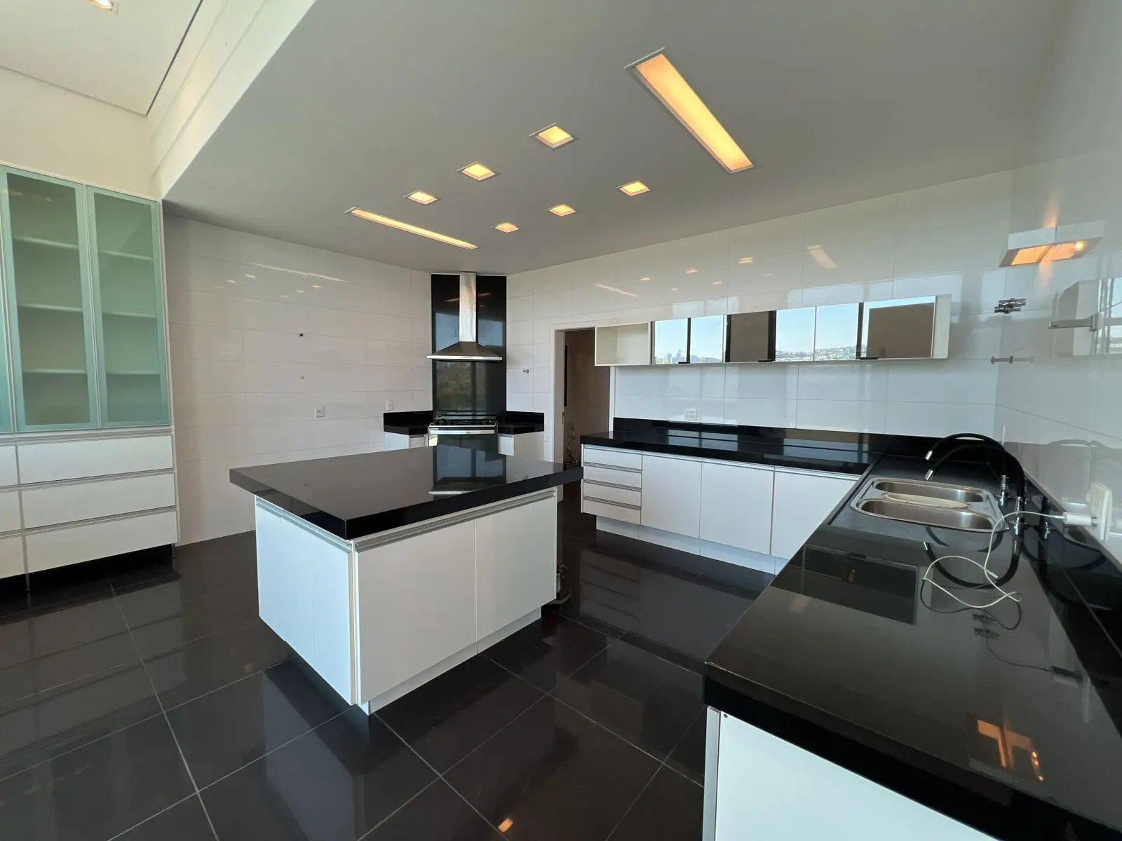 Casa Lindíssima - 5 suítes - elevador - 736m2 construídos | R$ 13.400.000,00 - Vale dos Cristais - Nova Lima - Condomínio Nascentes, foto 28