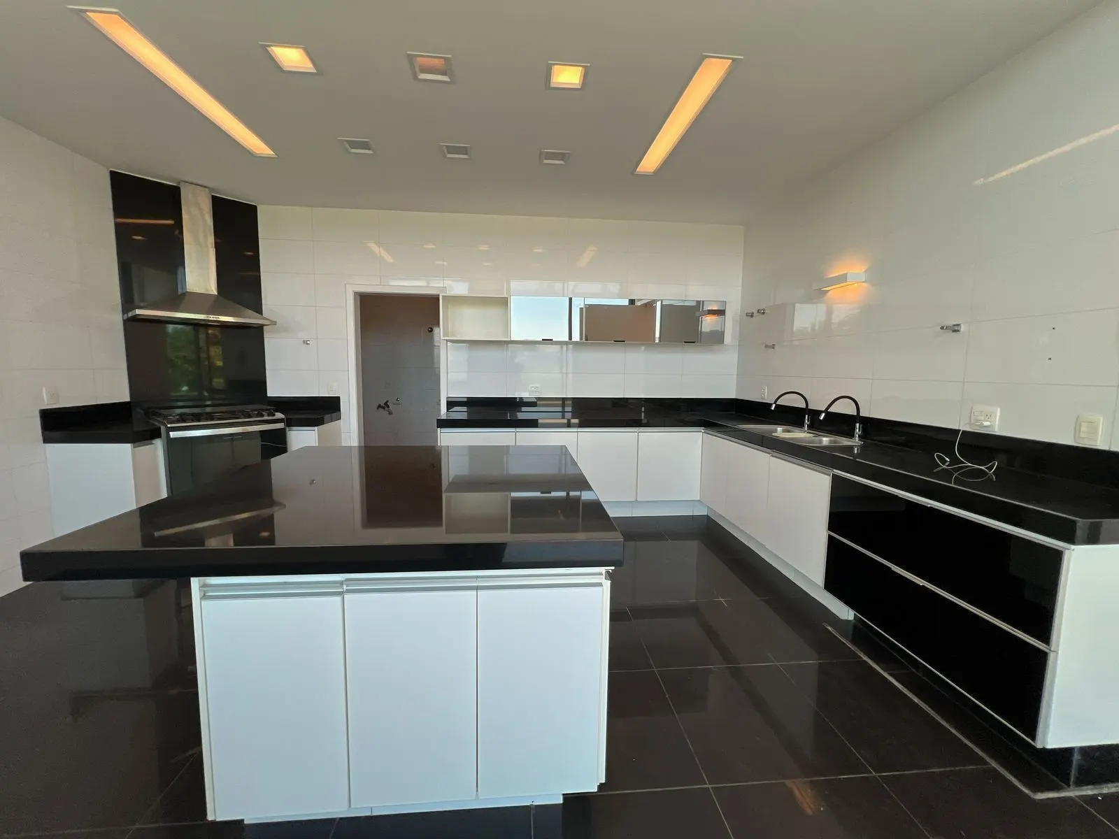 Casa Lindíssima - 5 suítes - elevador - 736m2 construídos | R$ 13.400.000,00 - Vale dos Cristais - Nova Lima - Condomínio Nascentes, foto 34