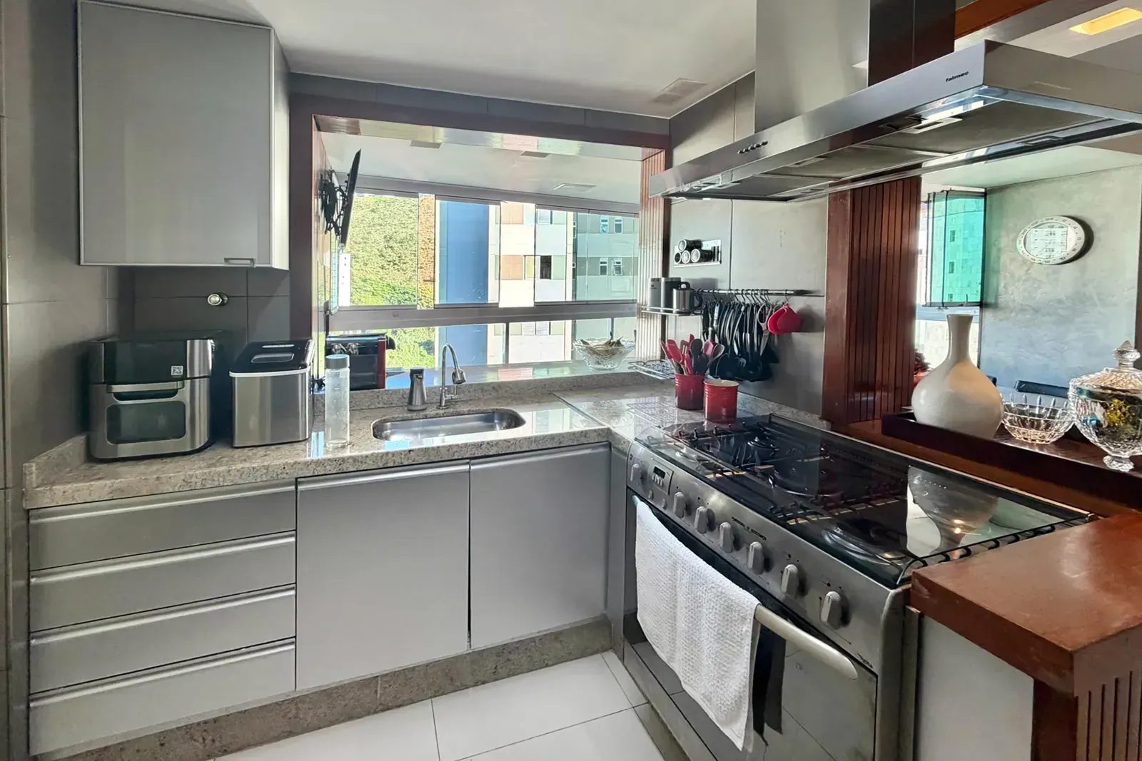 Lindissimo Apartamento de 100m², 4quartos transfomados em 2 c/ 3 vagas e lazer - Sion - vista permanente, foto 26