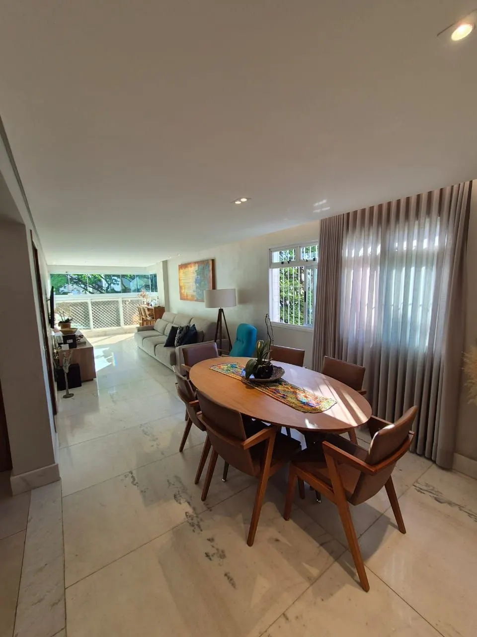 Apartamento com área privativa, Sion, ponto excelente, 134m2, 4 vagas, excelente padrão, foto 2