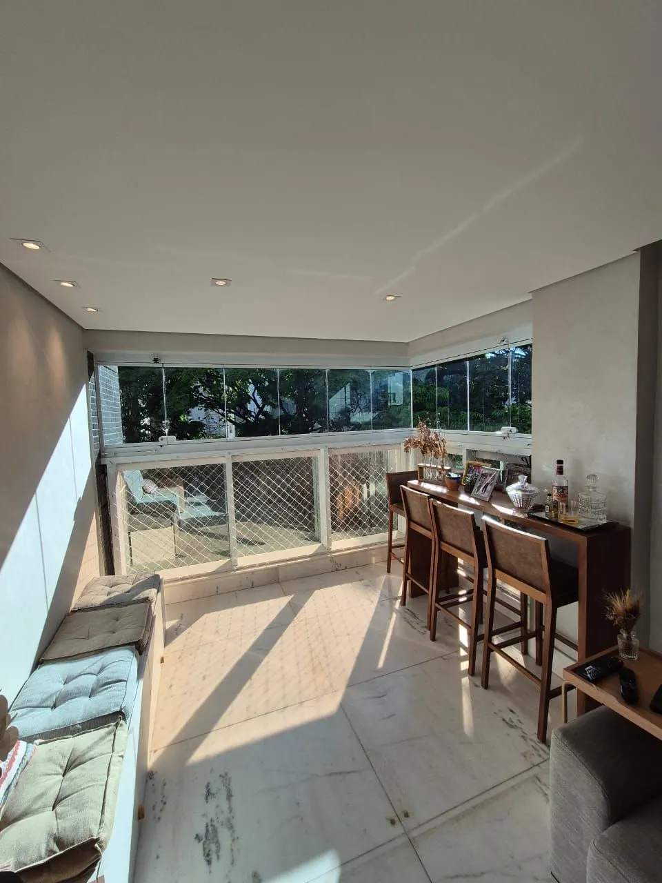Apartamento com área privativa, Sion, ponto excelente, 134m2, 4 vagas, excelente padrão, foto 3