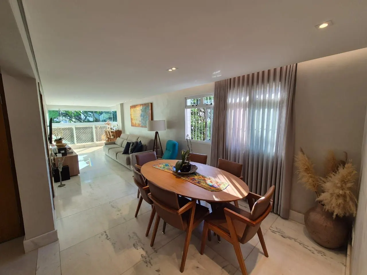 Apartamento com área privativa, Sion, ponto excelente, 134m2, 4 vagas, excelente padrão