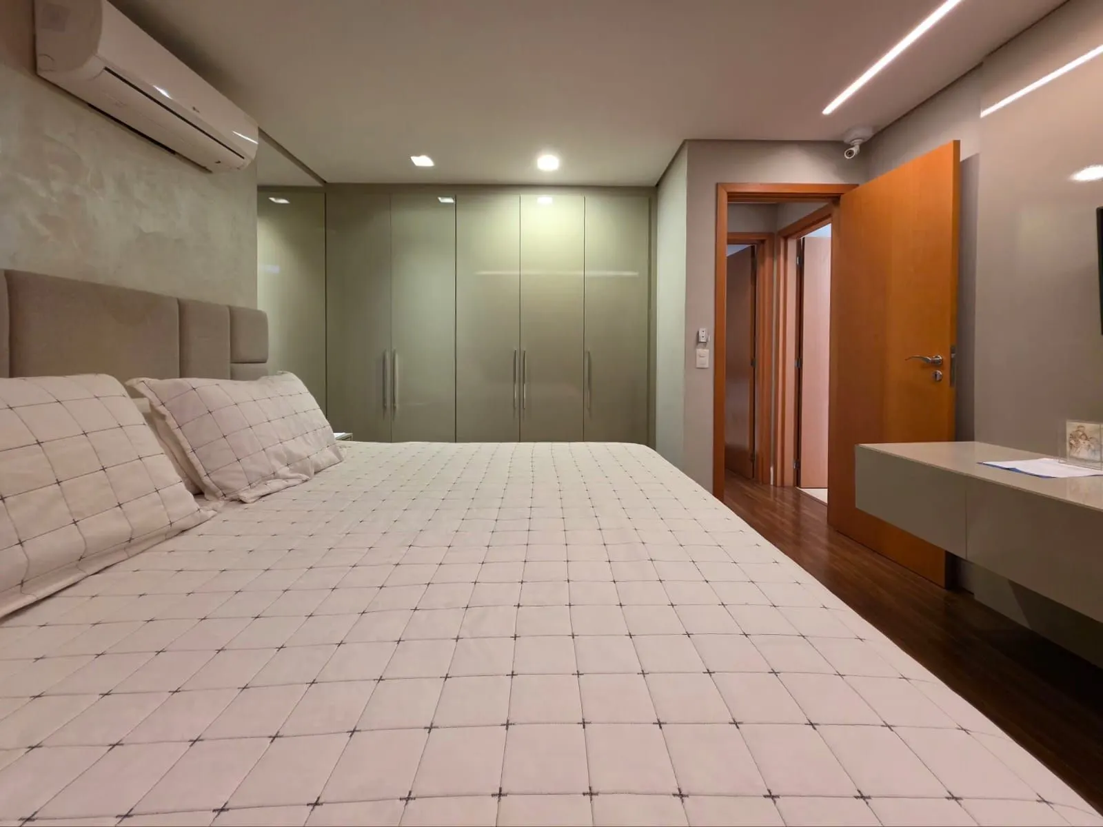 Sion, Lindíssima área privativa, alto padrão, 4 quartos, 3 suítes, 4 vagas, 282m2, lazer, próximo Col. Santa Dorotéia, foto 21