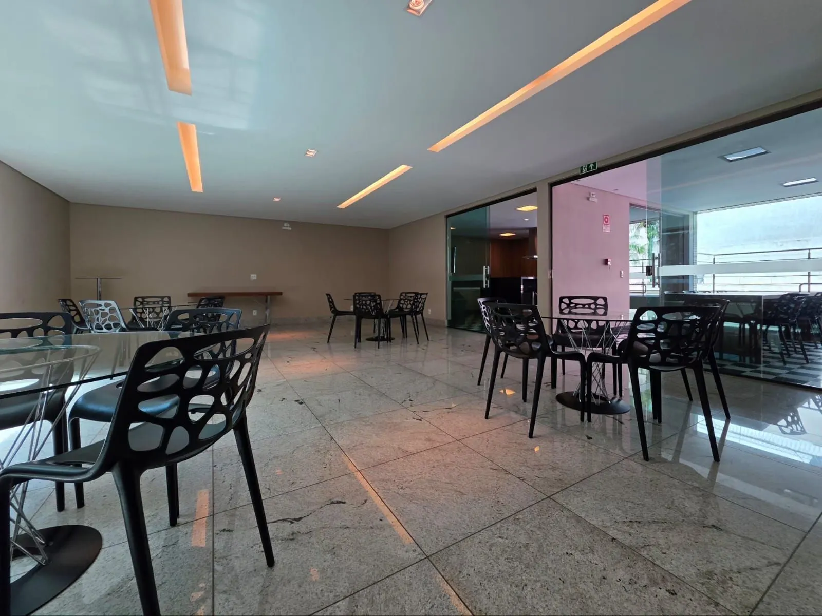 Sion, Lindíssima área privativa, alto padrão, 4 quartos, 3 suítes, 4 vagas, 282m2, lazer, próximo Col. Santa Dorotéia, foto 30