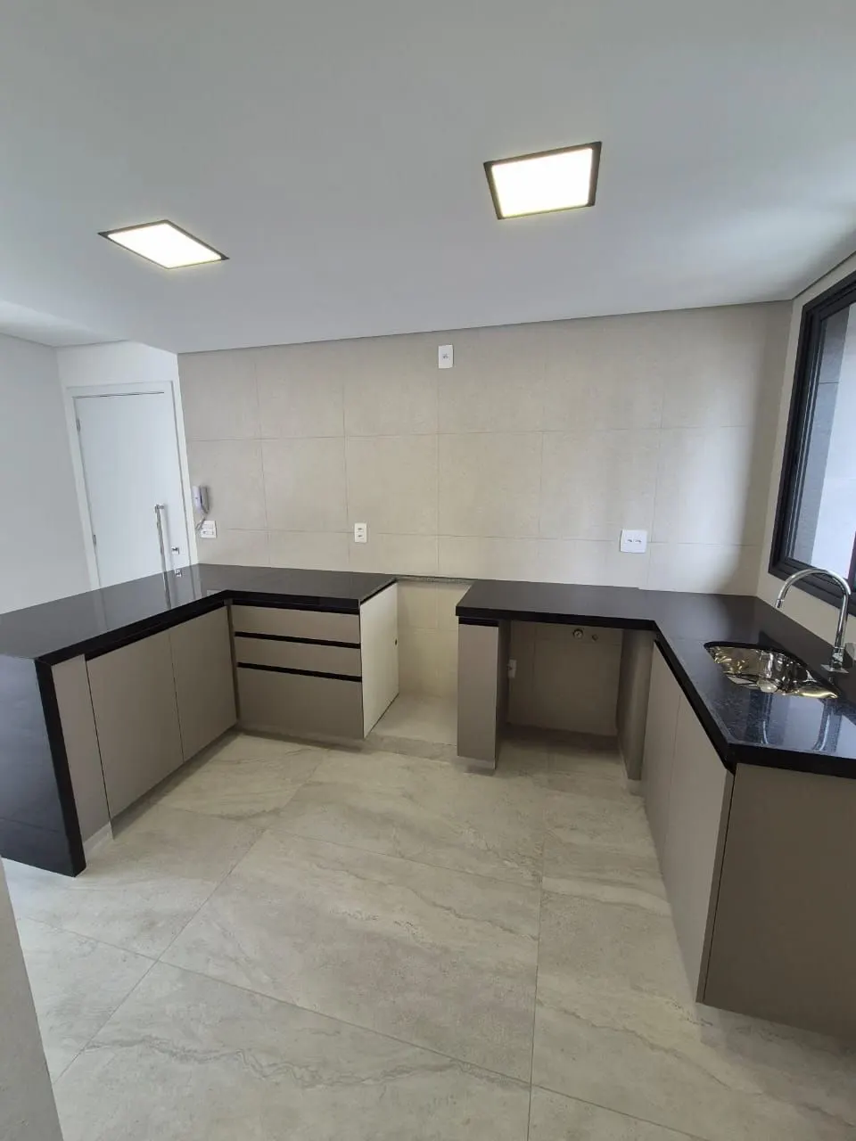 Apartamento no Gutierrez, padrão Capanema, Montado e planejado, ar condicionado, andar alto, lazer, ponto nobre, foto 8