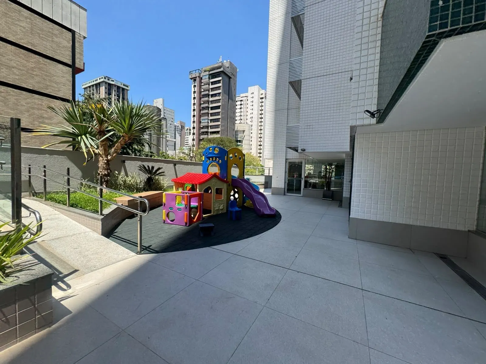 Lindissimo apartamento, bairro de Lourdes shopping Diamond Mall, 110m2, 3qrts, closet, 2 vagas, todo reformado alto padrão, lazer completo, foto 17