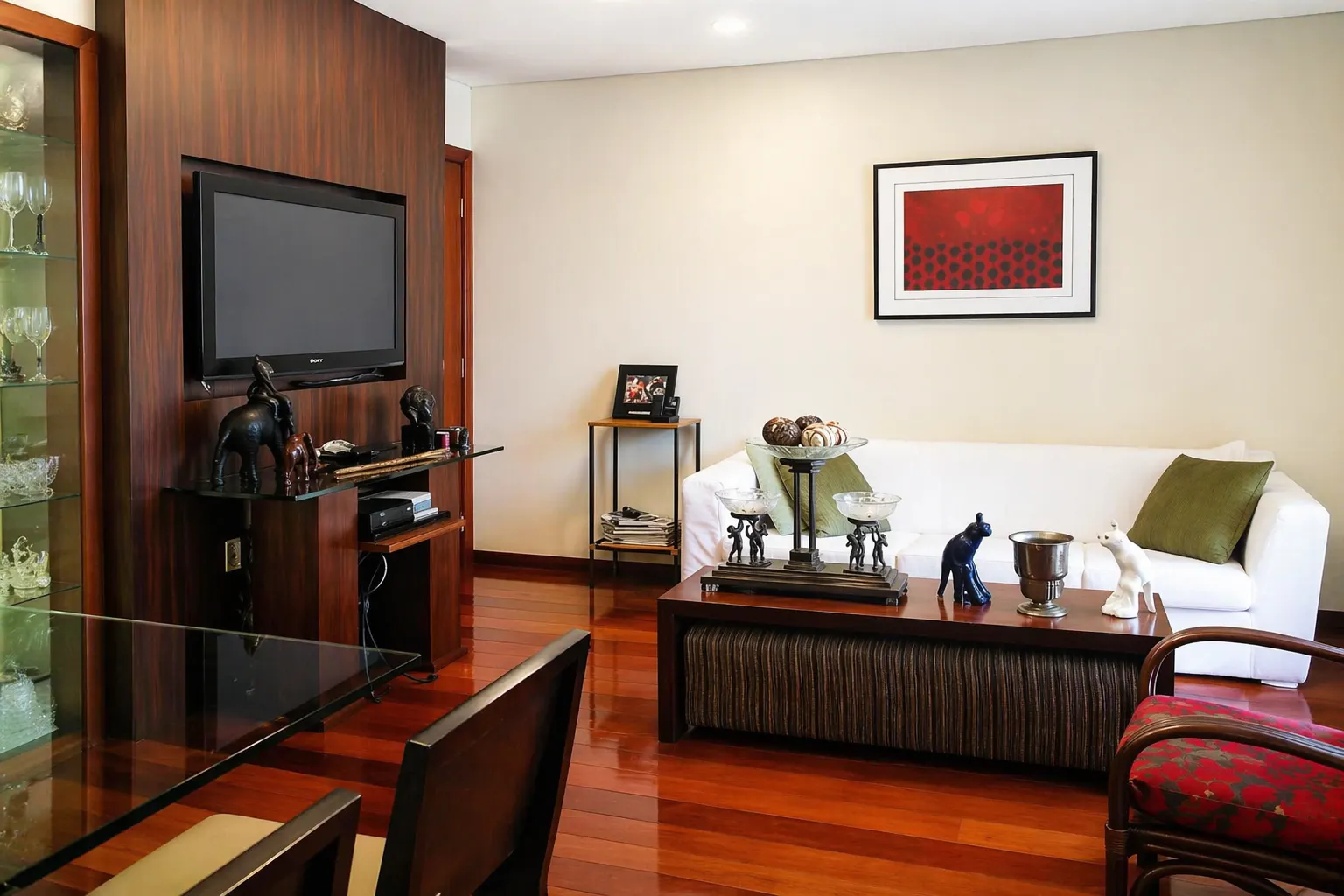 Apartamento 3 Quartos e Varanda em Excelente Localização. Savassi.