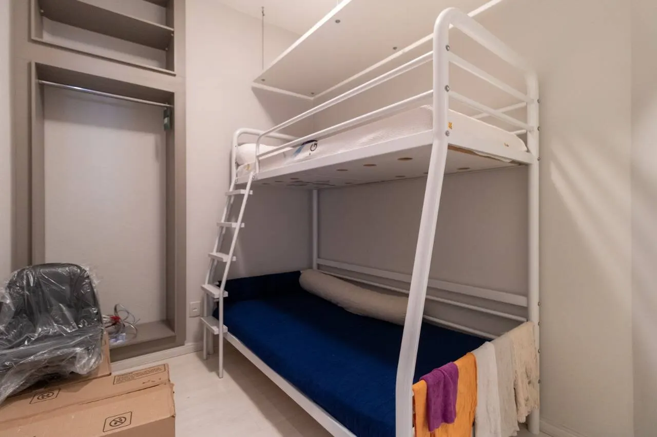 Apartamento fica a um quarteirão da Praça Marília de Dirceu  Lourdes. miniatura 14