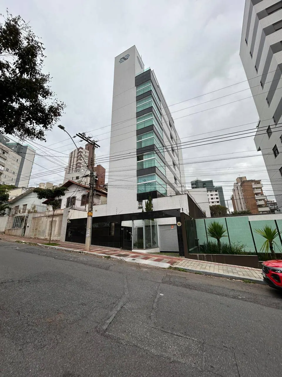 Apartamento com 200m², 4 quartos e 3 vagas. Serra.