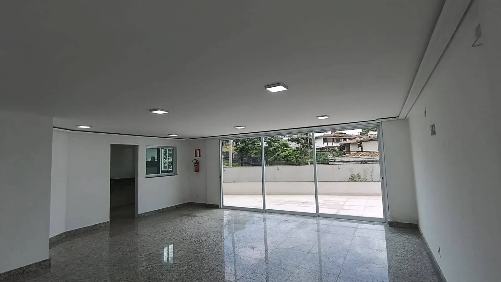 Apartamento com 3 quartos, oportunidade do bairro Sion. miniatura 3