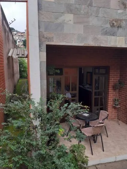 CASA COM 04 QUARTOS, 03 VAGAS, RUA PLANA NO BAIRRO SERRA, foto 23