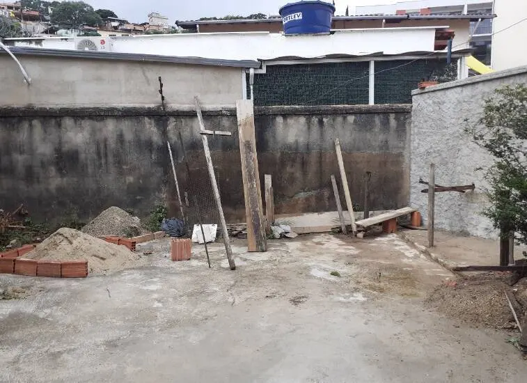 CASA COM 04 QUARTOS, 03 VAGAS, RUA PLANA NO BAIRRO SERRA, foto 24