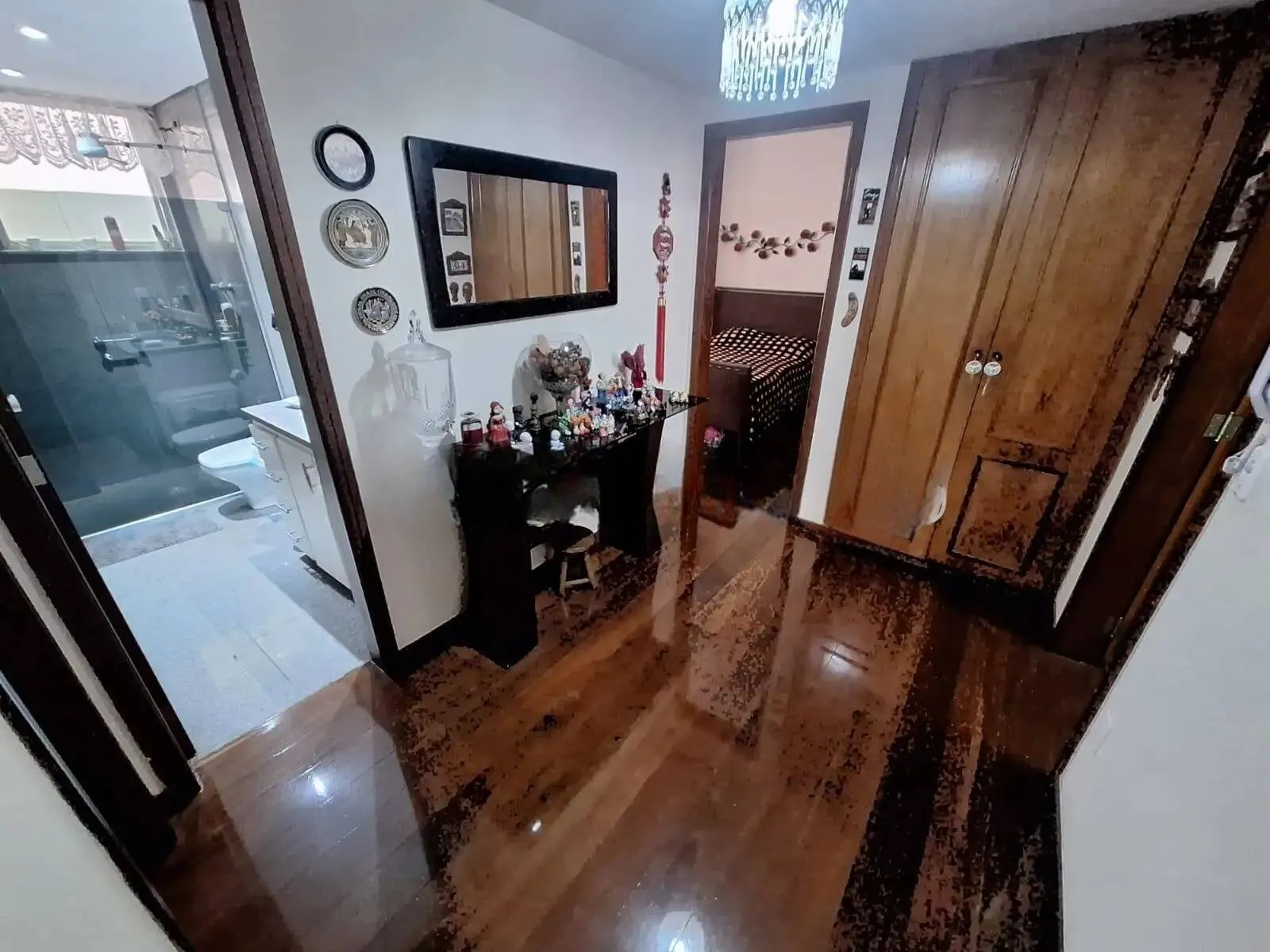 Exclusivo Apartamento de 181m² com 04 Quartos no Lourdes miniatura 8